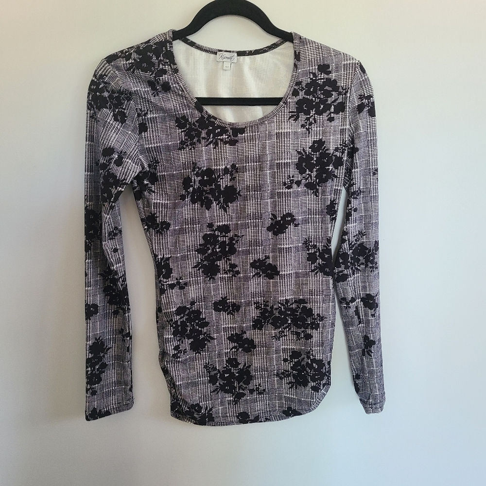 Small Long Sleeved Black and White Foral Top